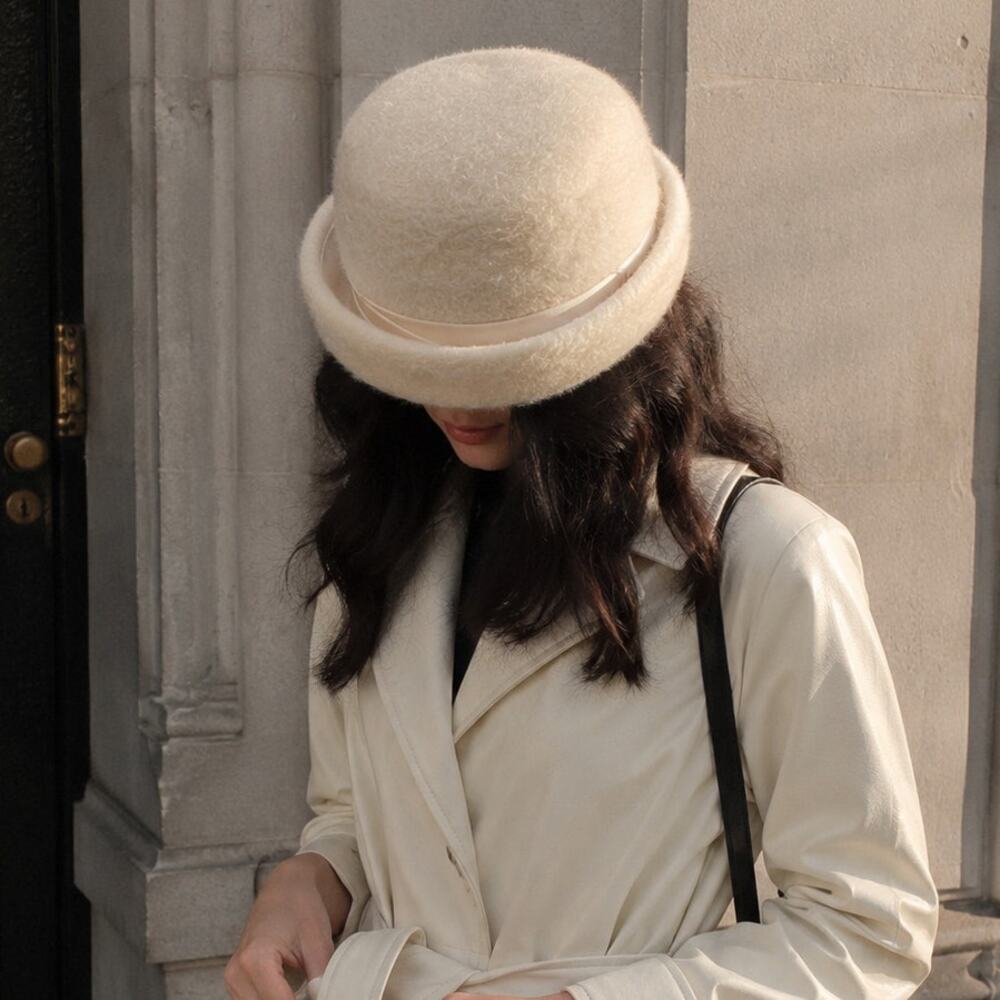 1950s Womens United Hatters Cap & Millinery Wrks Hat Styled by Oralie Union Made